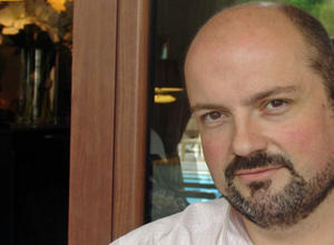 strikos_tasos_pianistas_medium