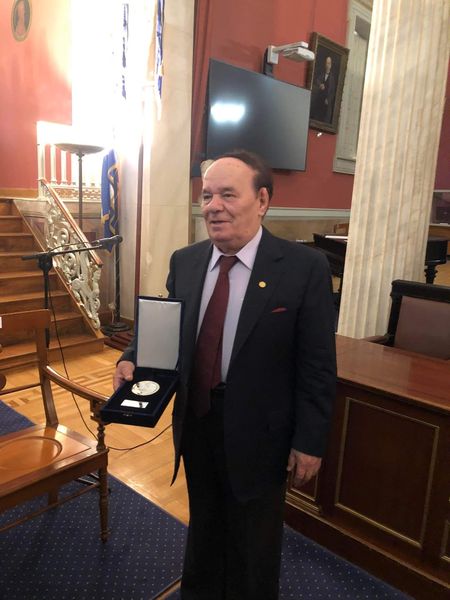 ΑΛΟΥΠΗΣ ΜΕ ΠΛΑΚΕΤΑ2